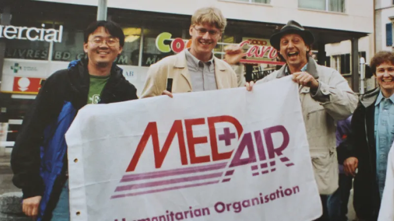 Alles begann 1988, als sich eine kleine Gruppe christlicher Freiwilliger nach Uganda begab, um Vetriebenen bei der Rückkehr in ihre zerstörten Gemeinschaften zu helfen.